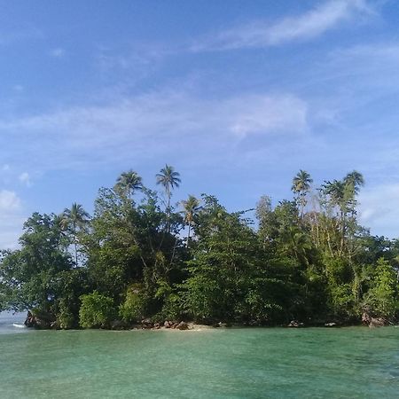 Nusa Nalan Beach Resort Rumah Olat Exterior foto