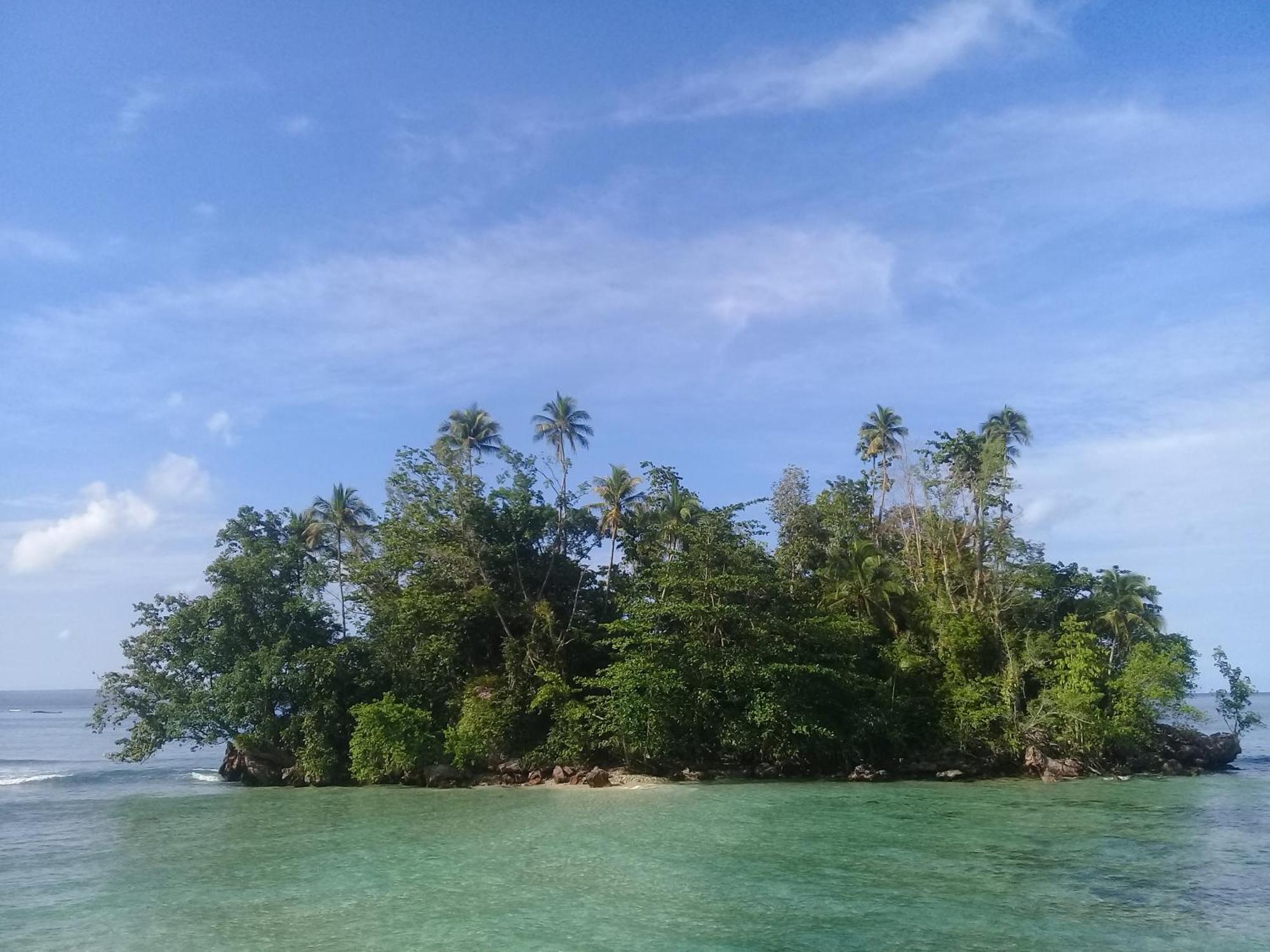 Nusa Nalan Beach Resort Rumah Olat Exterior foto