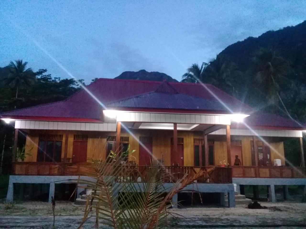 Nusa Nalan Beach Resort Rumah Olat Exterior foto