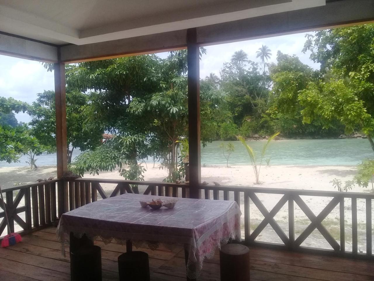 Nusa Nalan Beach Resort Rumah Olat Exterior foto