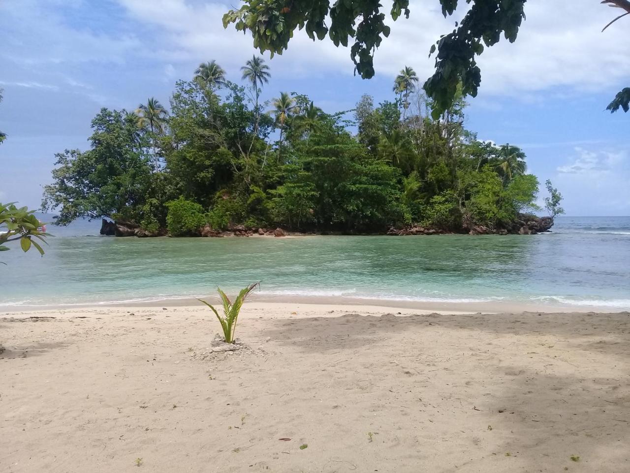 Nusa Nalan Beach Resort Rumah Olat Exterior foto
