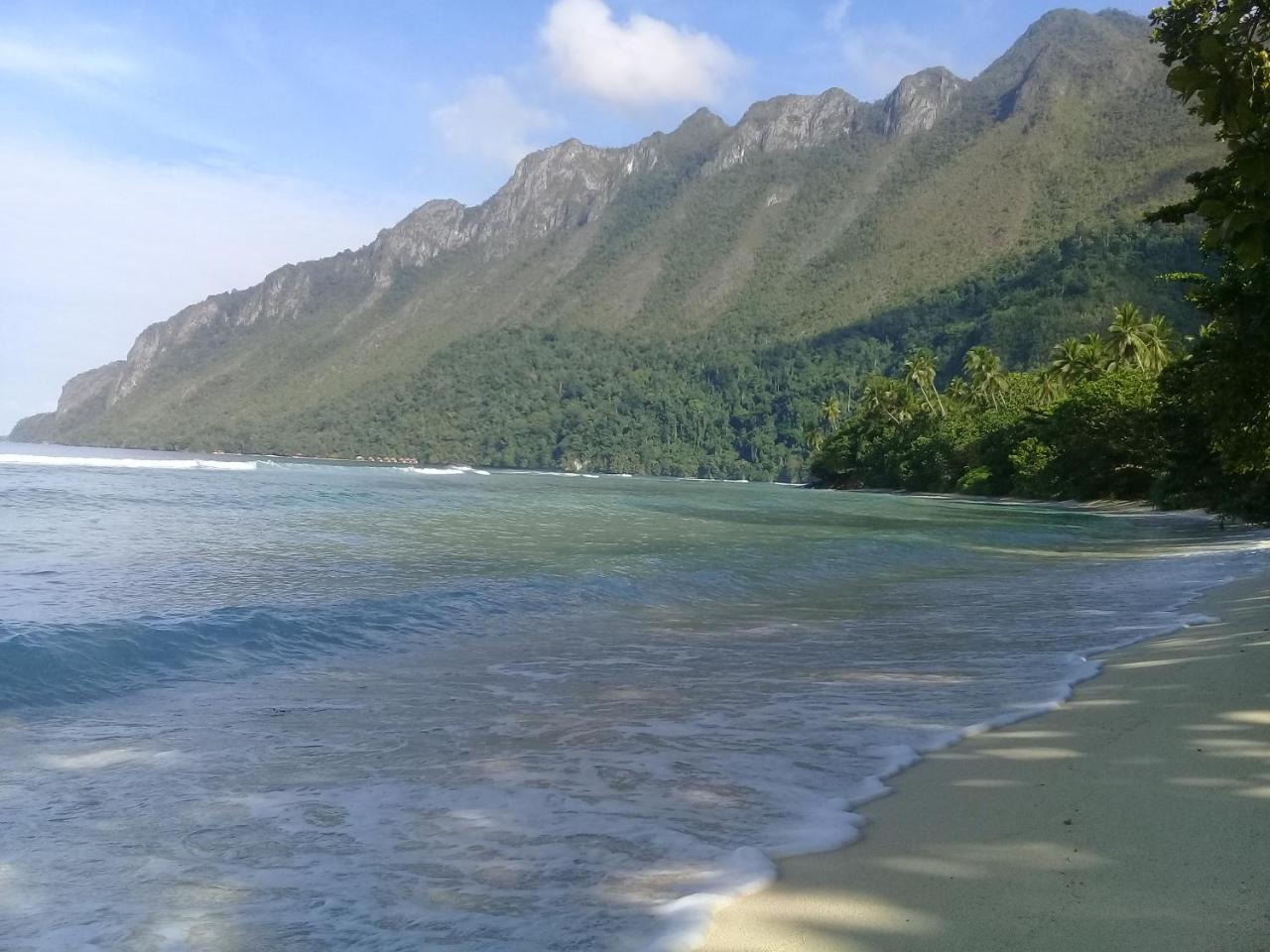 Nusa Nalan Beach Resort Rumah Olat Exterior foto