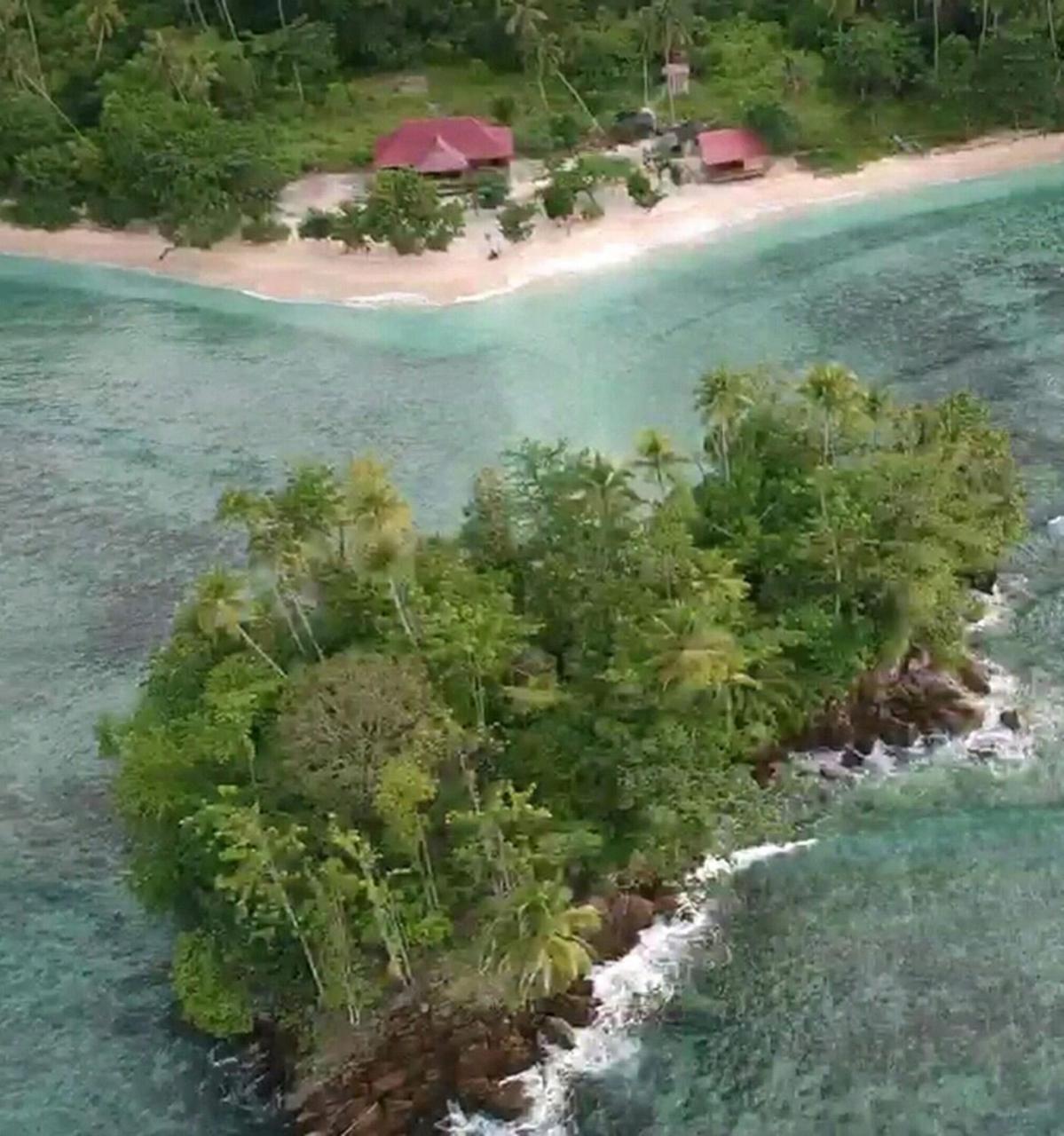 Nusa Nalan Beach Resort Rumah Olat Exterior foto
